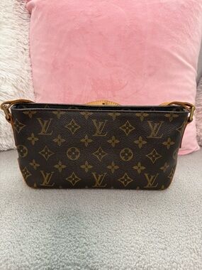 Louis Vuitton Vintage (2003) Trotteur crossbody with LV Dustbag & COA